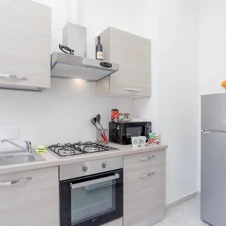 Appartement Large In Center, Termini Area *